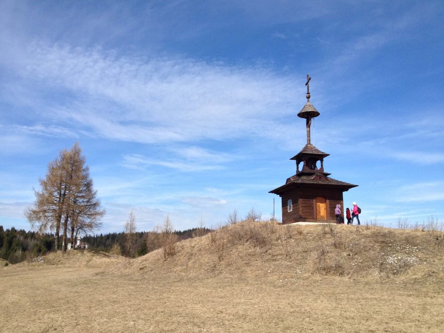 Zvonica nad Lutišami