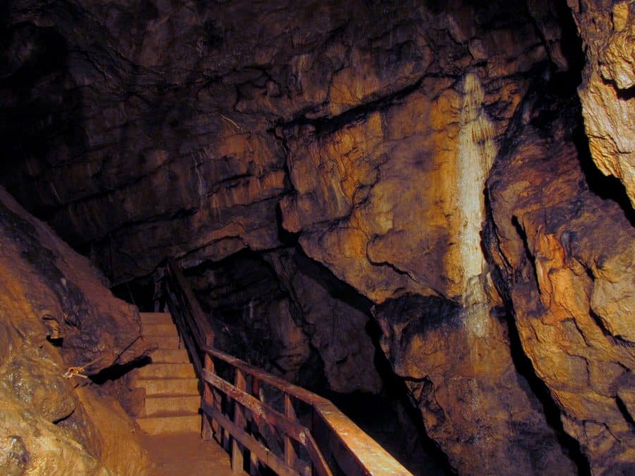 Jaskyňa Zlá Diera