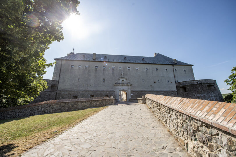 Hrad Červený Kameň