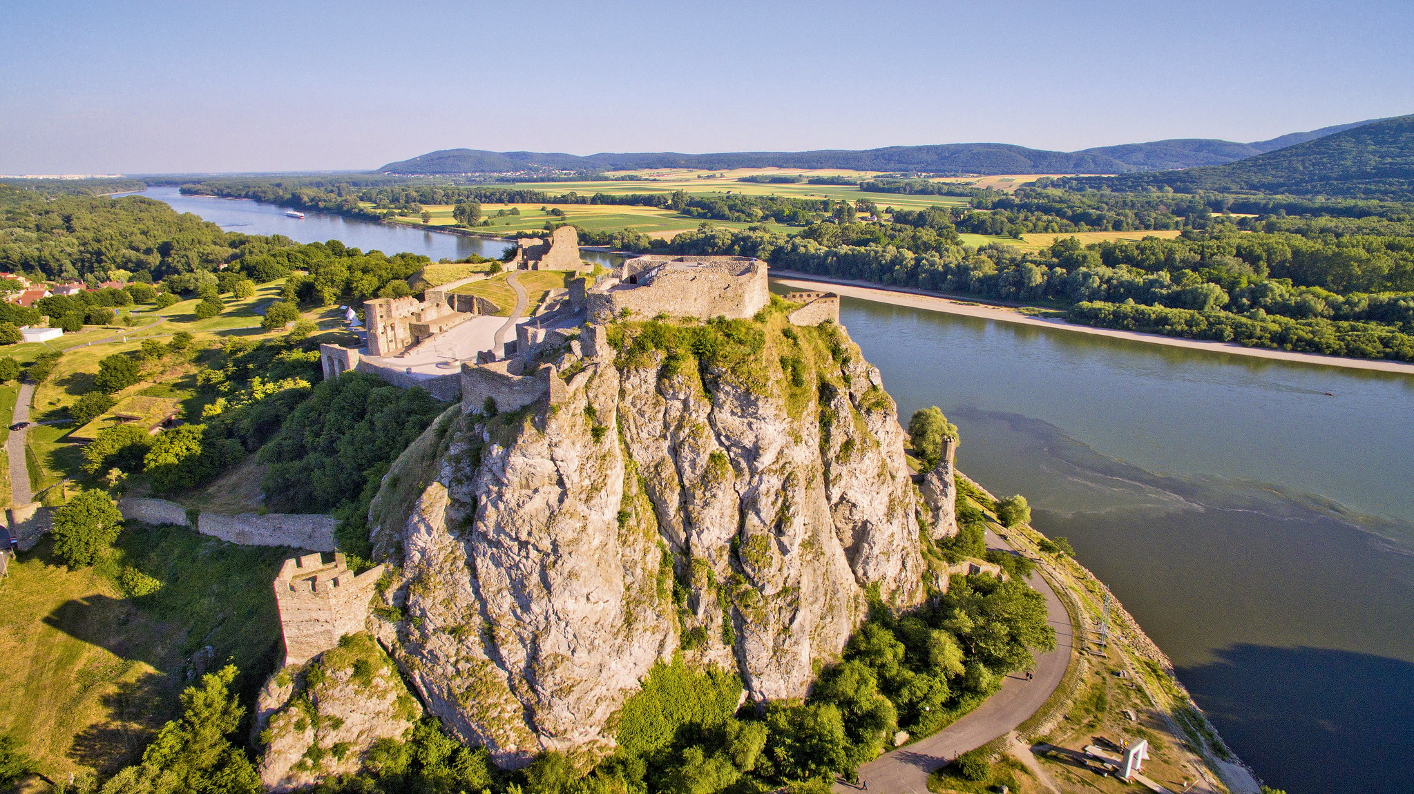 Najkrajšie hrady na Slovensku