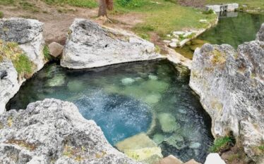 Termálny prameň Kaďa v Liptovskom Jáne: Kompletný sprievodca