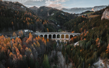 Jesenný Semmering: Jedinečná turistika v Rakúsku popri železnici UNESCO